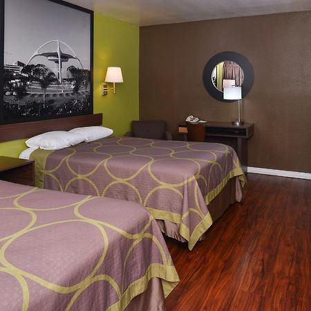 Super 8 By Wyndham Los Angeles/Алхамбра Екстериор снимка