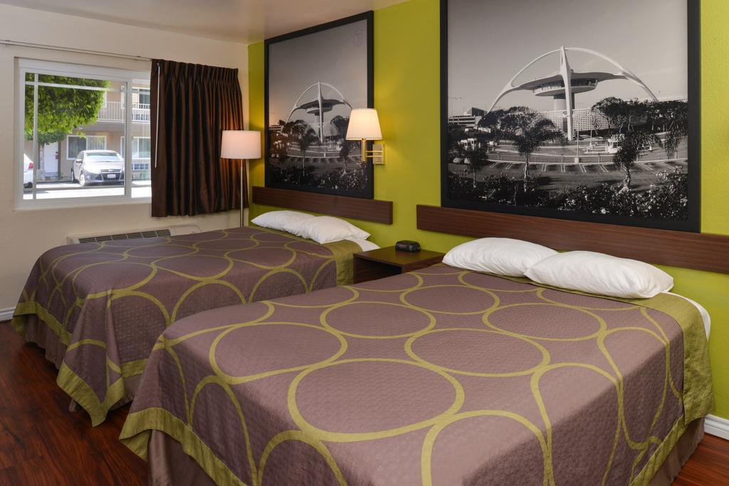 Super 8 By Wyndham Los Angeles/Алхамбра Екстериор снимка