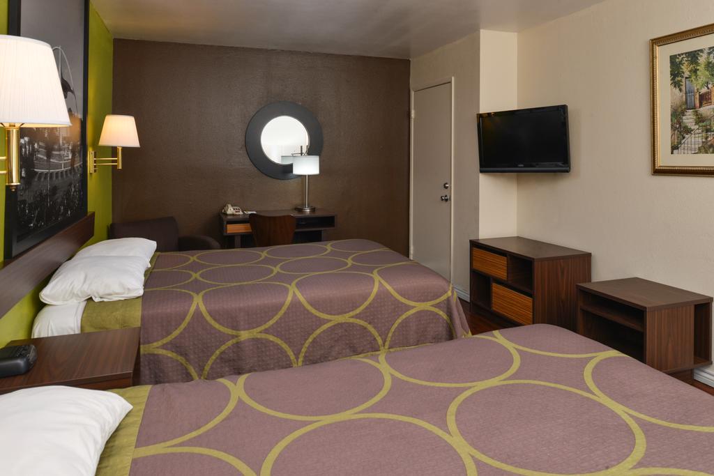 Super 8 By Wyndham Los Angeles/Алхамбра Екстериор снимка