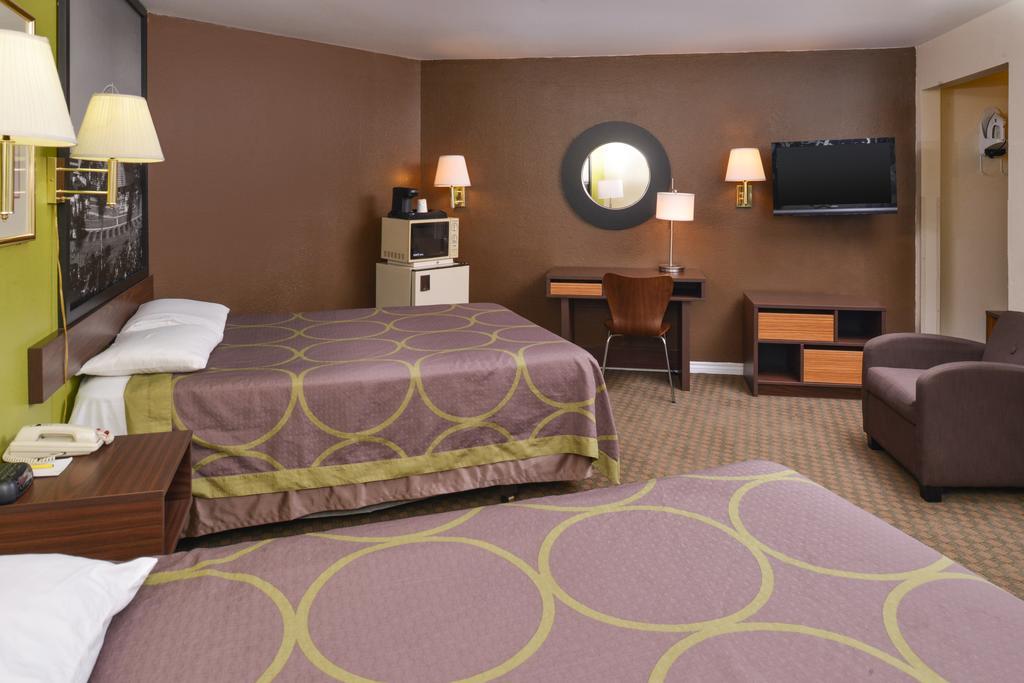 Super 8 By Wyndham Los Angeles/Алхамбра Екстериор снимка