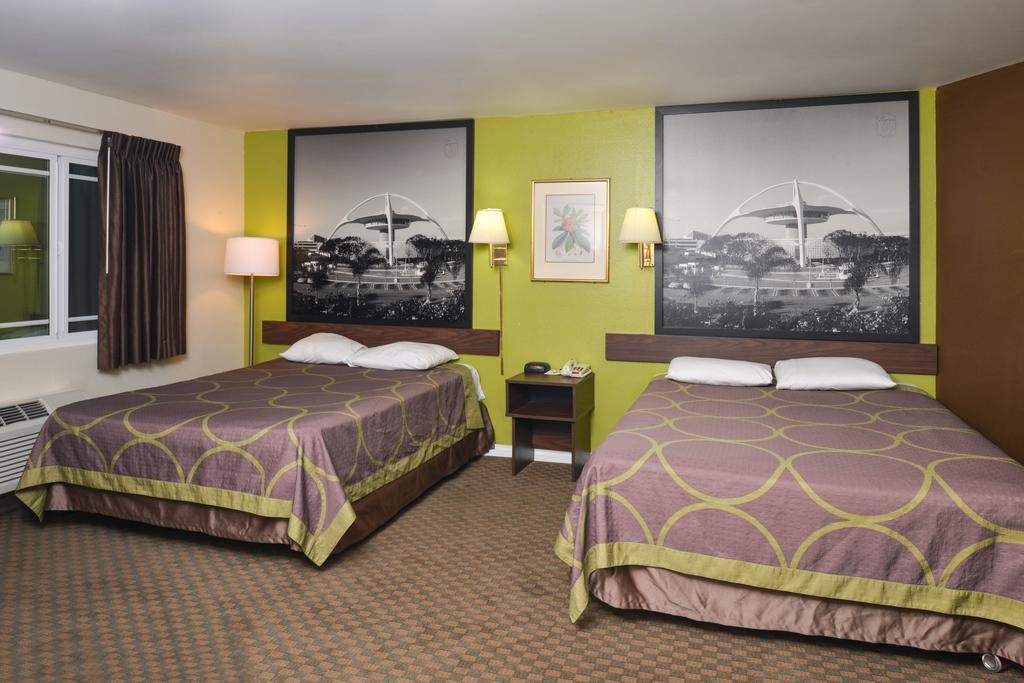 Super 8 By Wyndham Los Angeles/Алхамбра Екстериор снимка