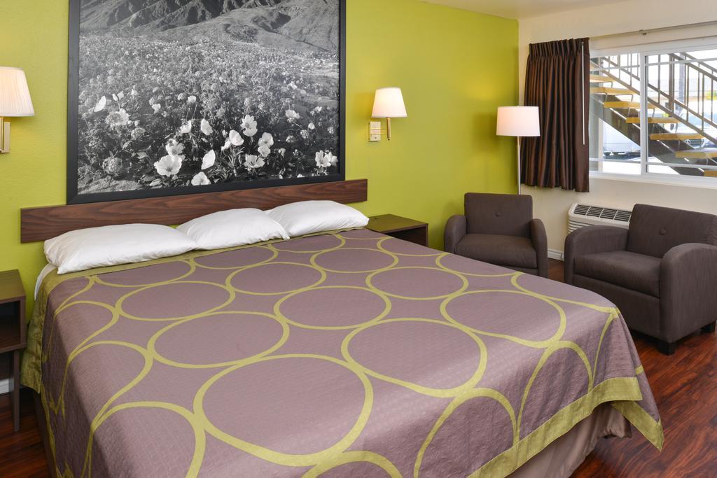 Super 8 By Wyndham Los Angeles/Алхамбра Екстериор снимка