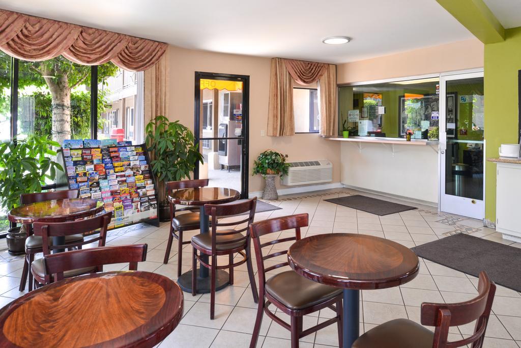 Super 8 By Wyndham Los Angeles/Алхамбра Екстериор снимка