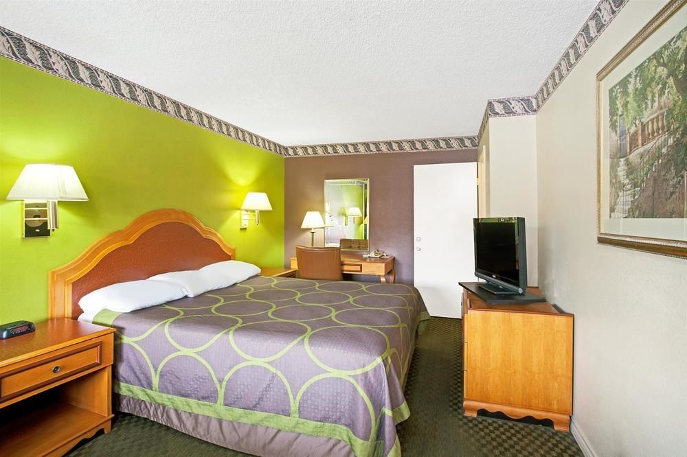 Super 8 By Wyndham Los Angeles/Алхамбра Екстериор снимка