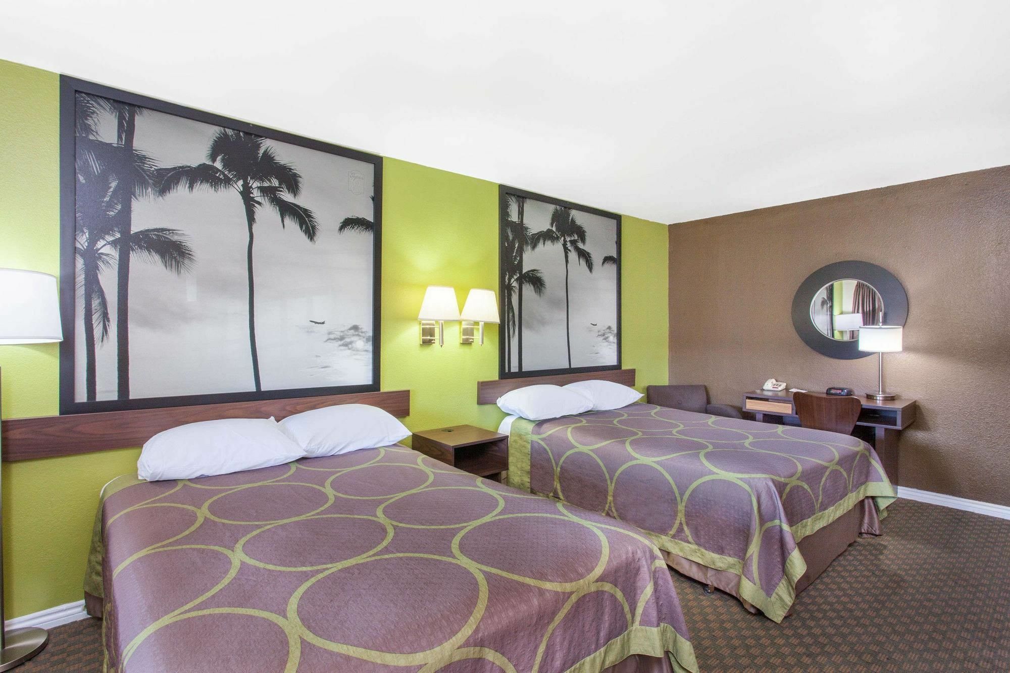 Super 8 By Wyndham Los Angeles/Алхамбра Екстериор снимка