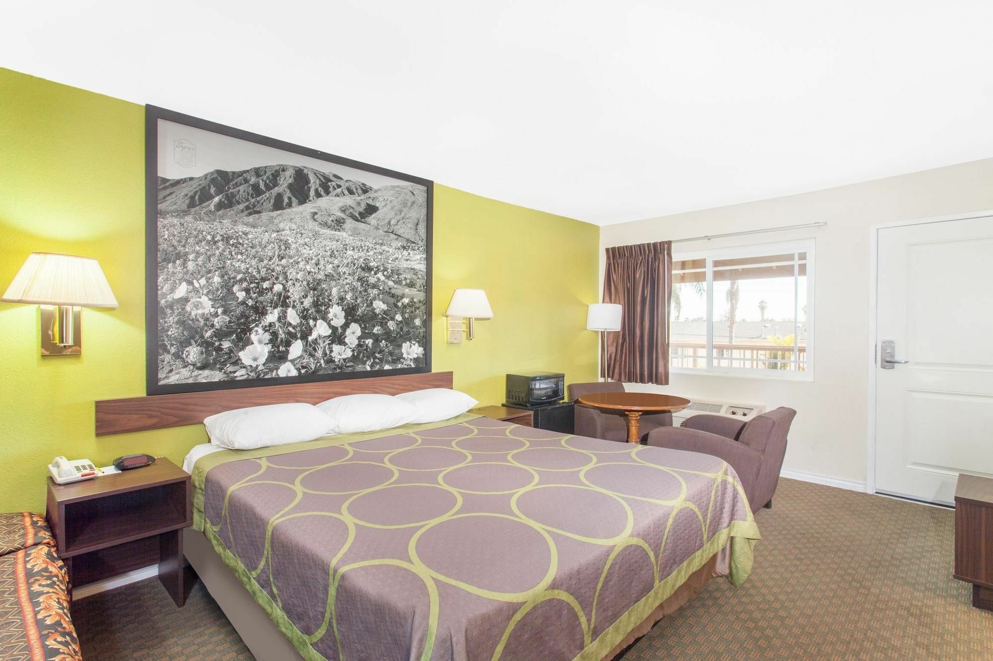 Super 8 By Wyndham Los Angeles/Алхамбра Екстериор снимка